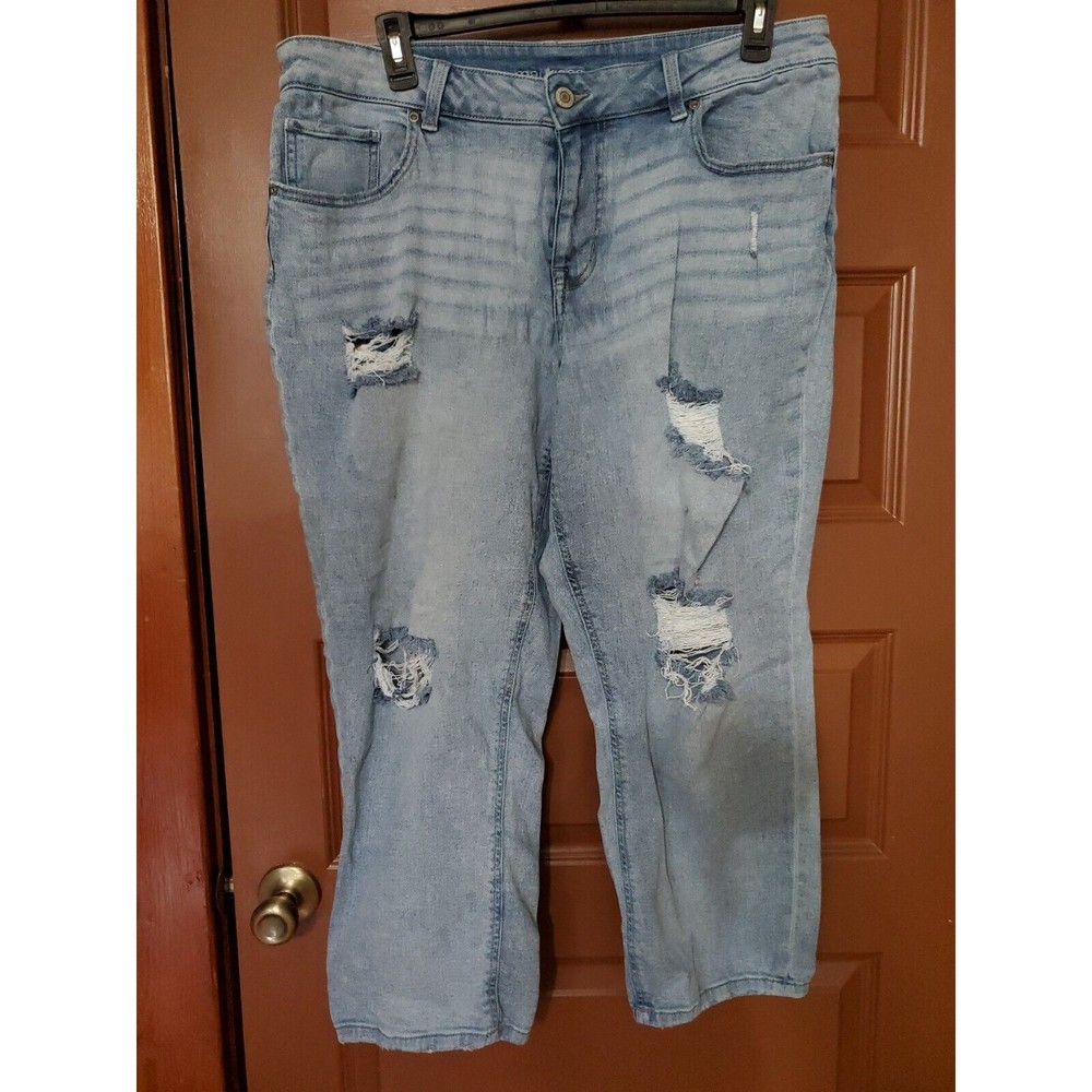 Maurices Distressed Jeans size 18W